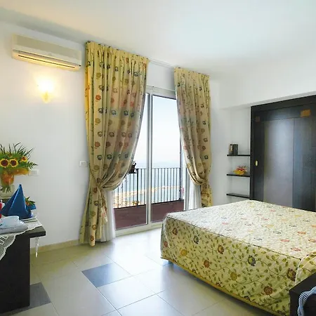 Hotel San Leonardo Vibo Eventi E Congressi 4*